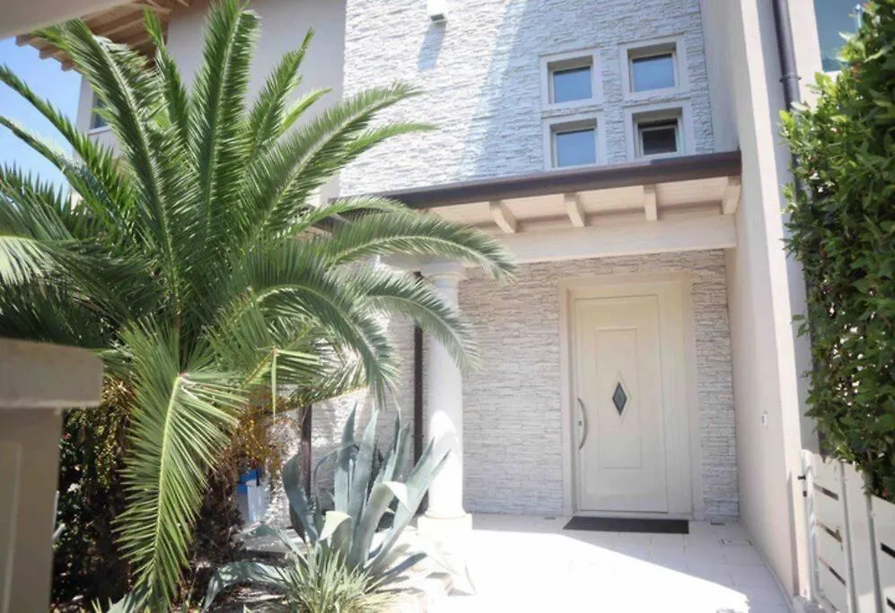 Residenza Puccini Villa Desenzano del Garda