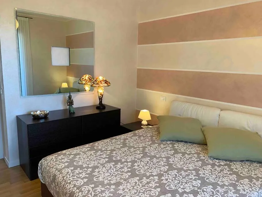 別荘 デセンツァーノ・デル・ガルダ Residenza Pucciniヴィラ
