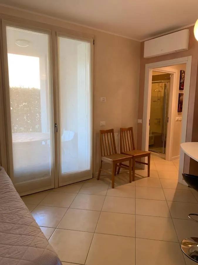 別荘 デセンツァーノ・デル・ガルダ Residenza Pucciniヴィラ イタリア