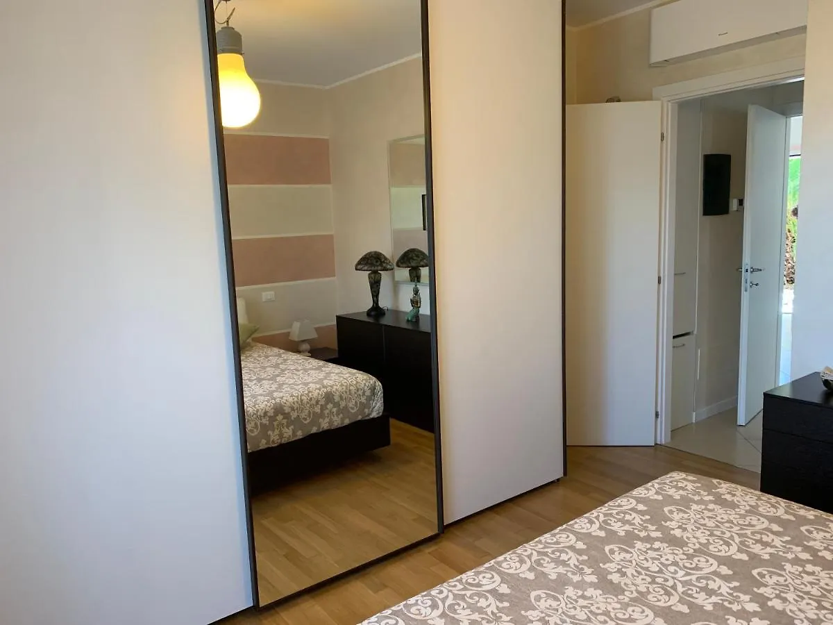 デセンツァーノ・デル・ガルダ Residenza Pucciniヴィラ 0*,  イタリア